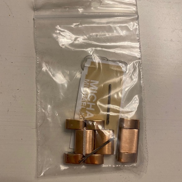 Michael Kors rose gold watch - Picture 5 of 6